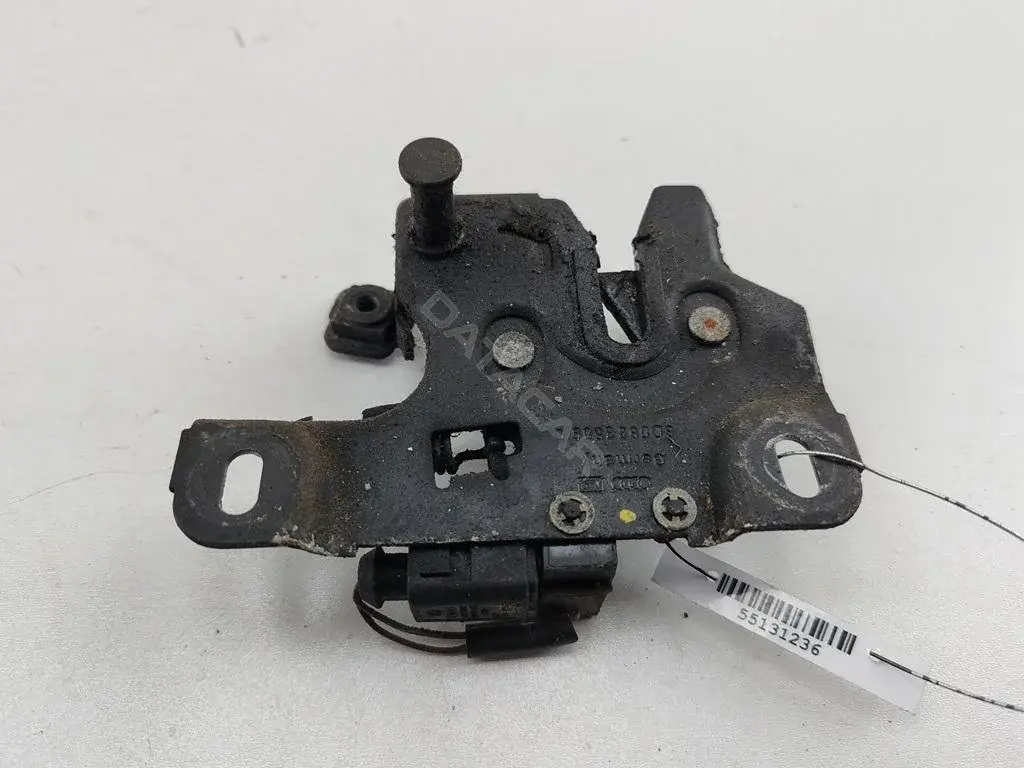 Замок капота 8D0823509C
