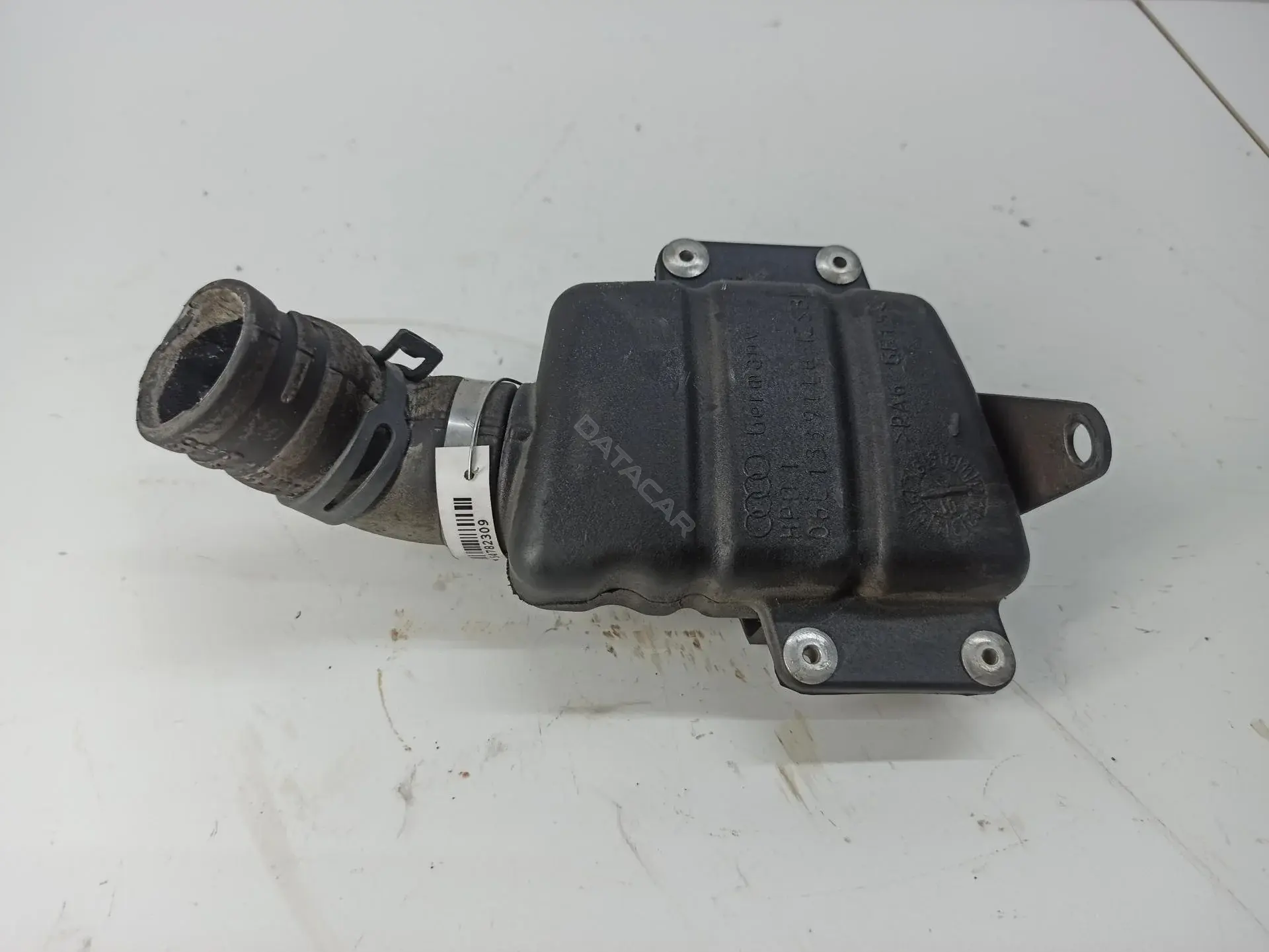 Клапан картерных газов 06C133911B