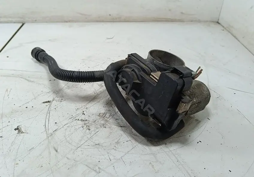 Дроссельная заслонка 055352858