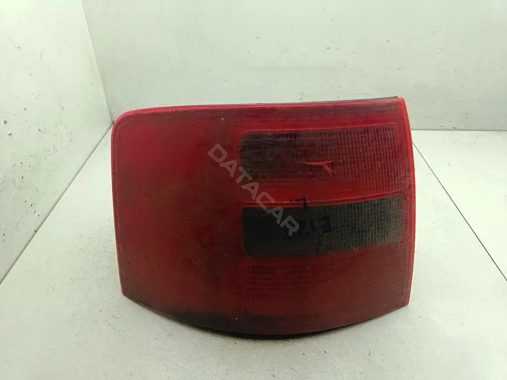 Задние фонари 4B9945095D