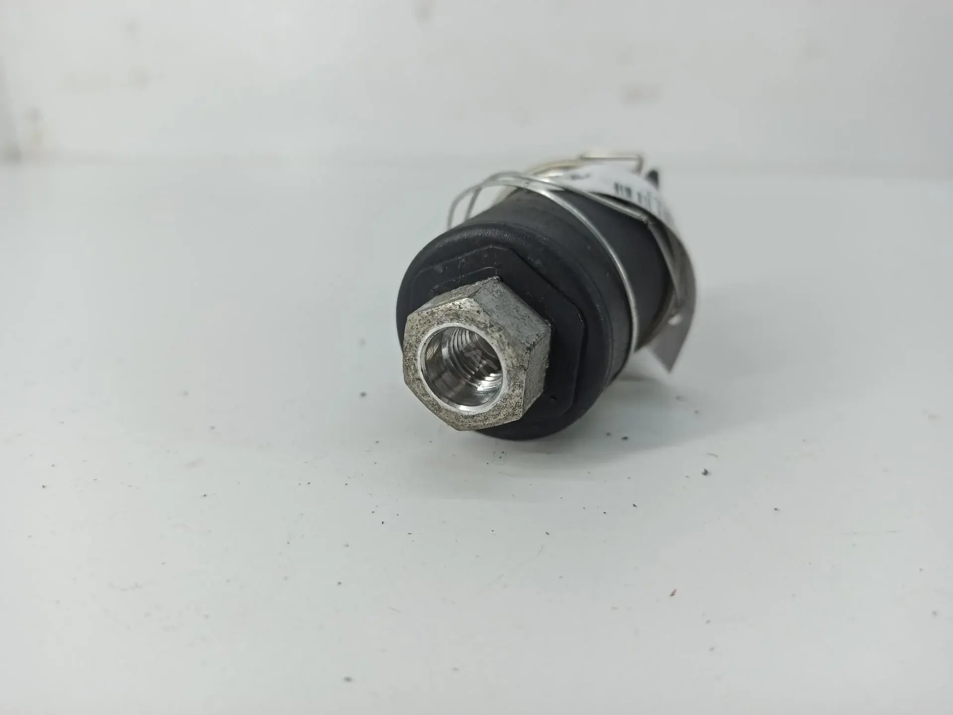 Датчик давления кондиционера 8D0959482