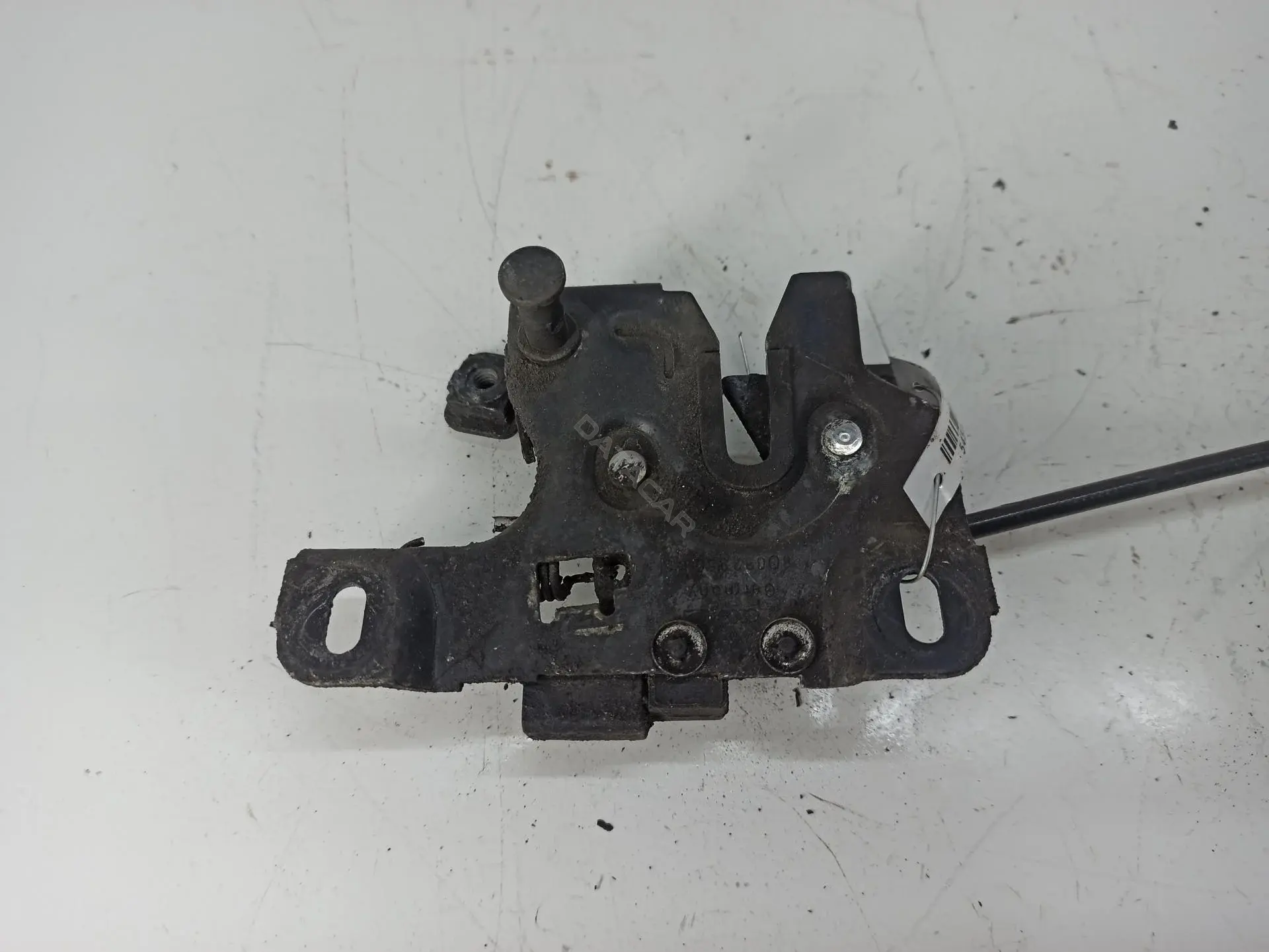 Замок капота 8D0823509C