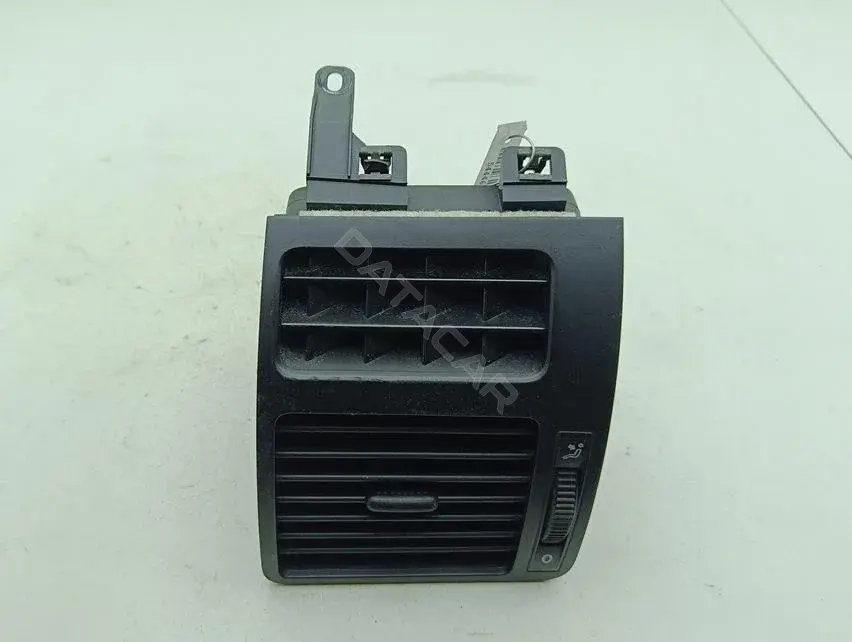 Дефлектор обдува салона 1T0819703B