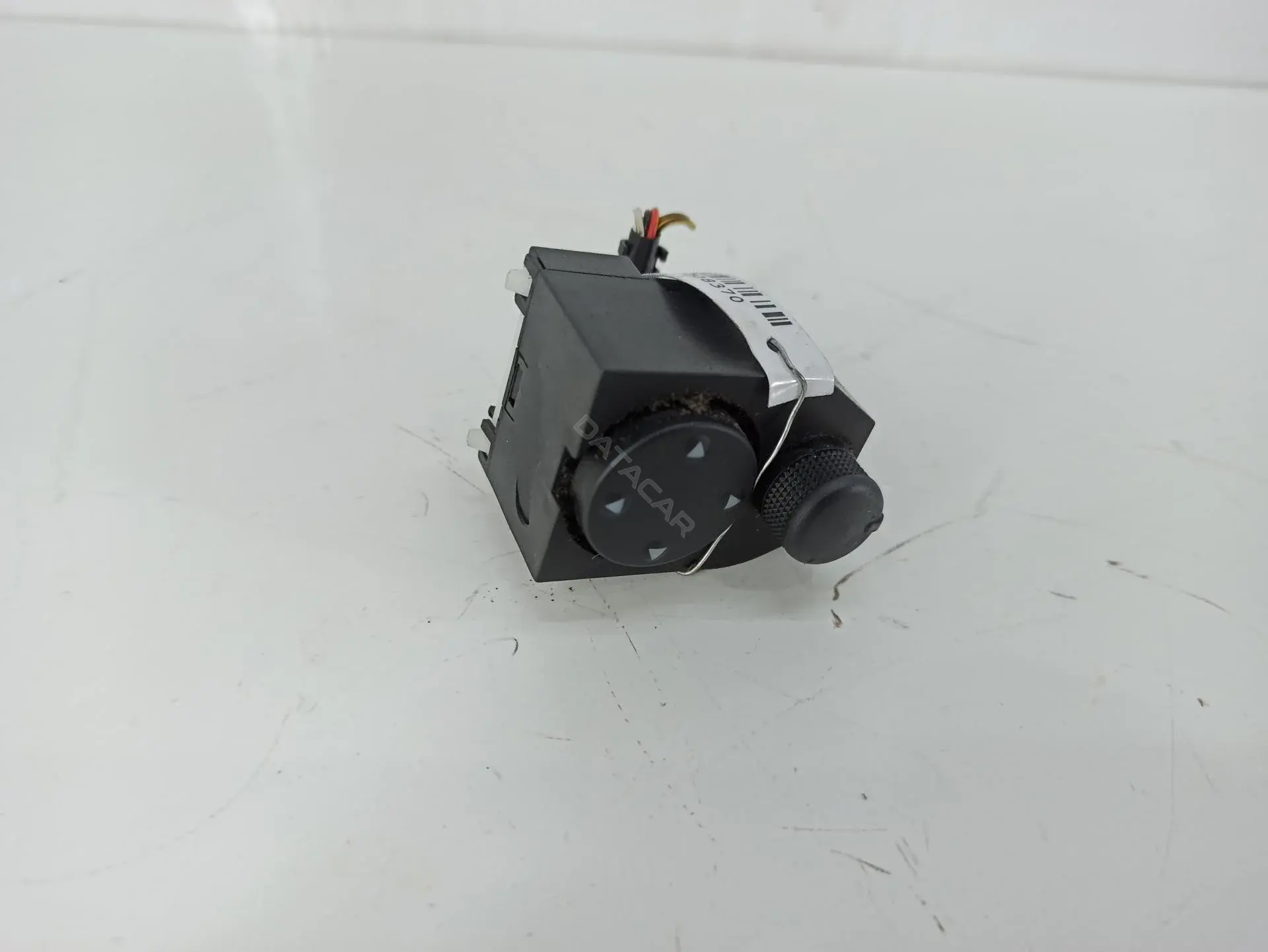 Джойстик регулировки зеркал 8D0859565A