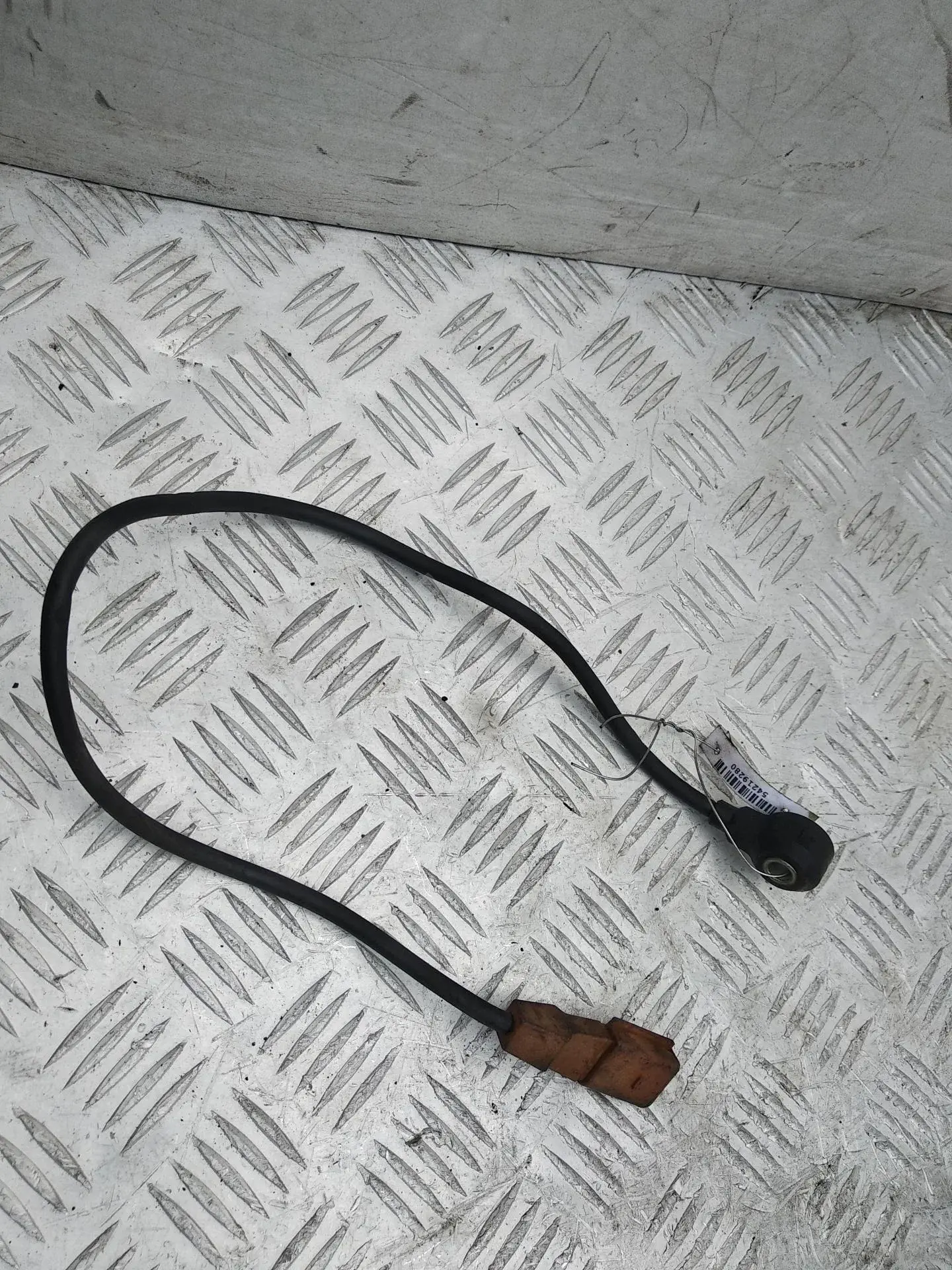 Датчик детонации 06B905377A