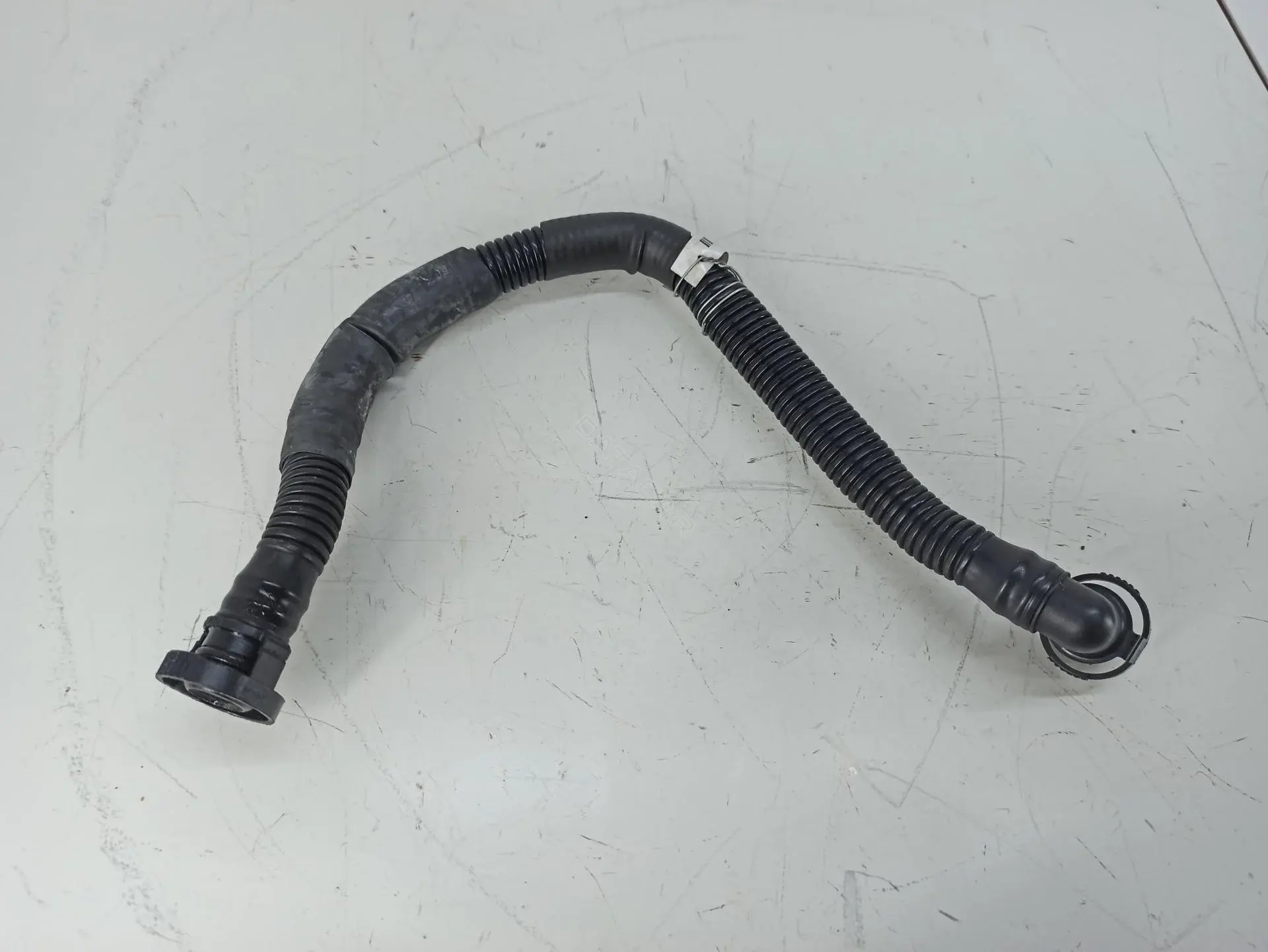 Трубка системы рециркуляции EGR 06B103235