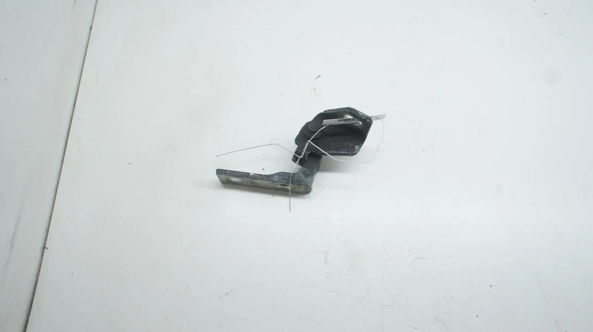 Петля двери 6M21U22810АВ