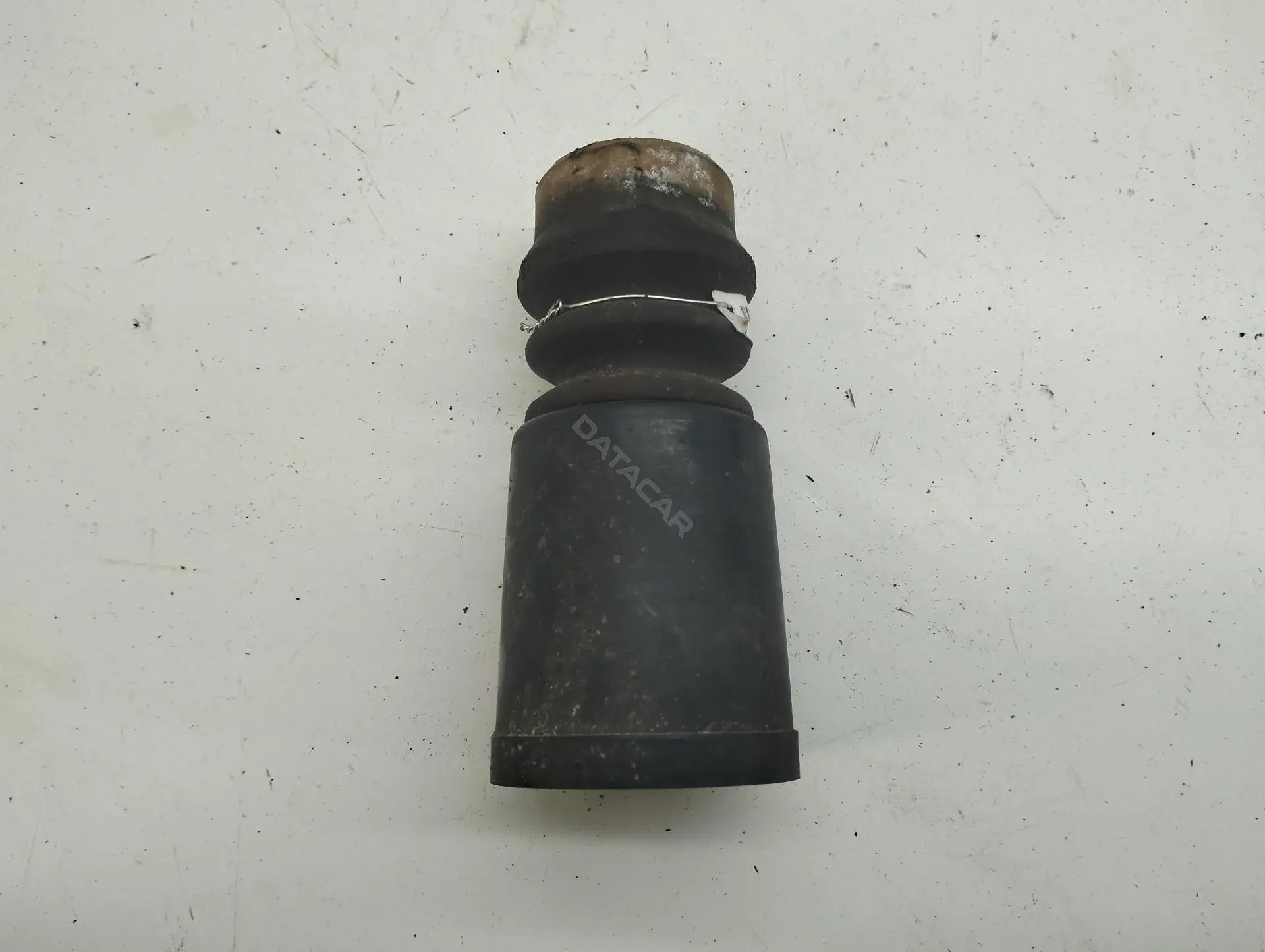 Отбойник амортизатора 8D0412131F