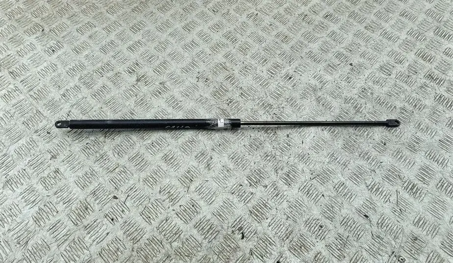 Амортизатор крышки багажника, капота, заднего стекла 8G0823360B