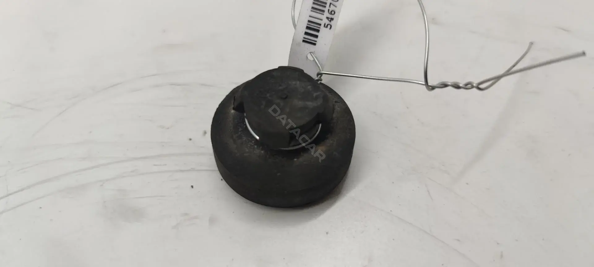 Кронштейн радиатора 8D0121275