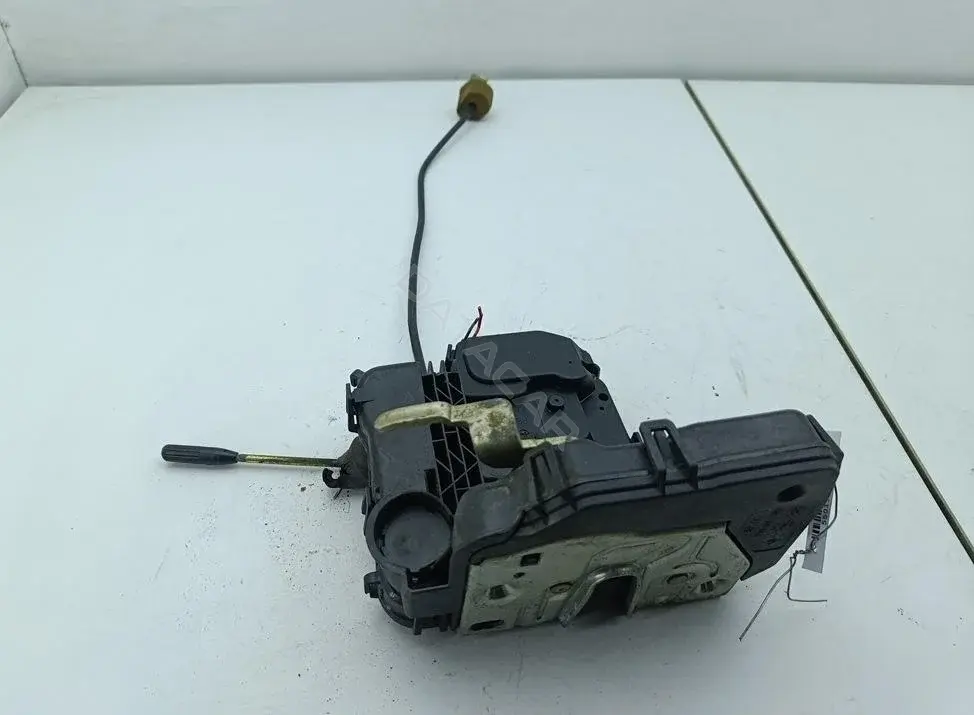 Замок двери 2451
