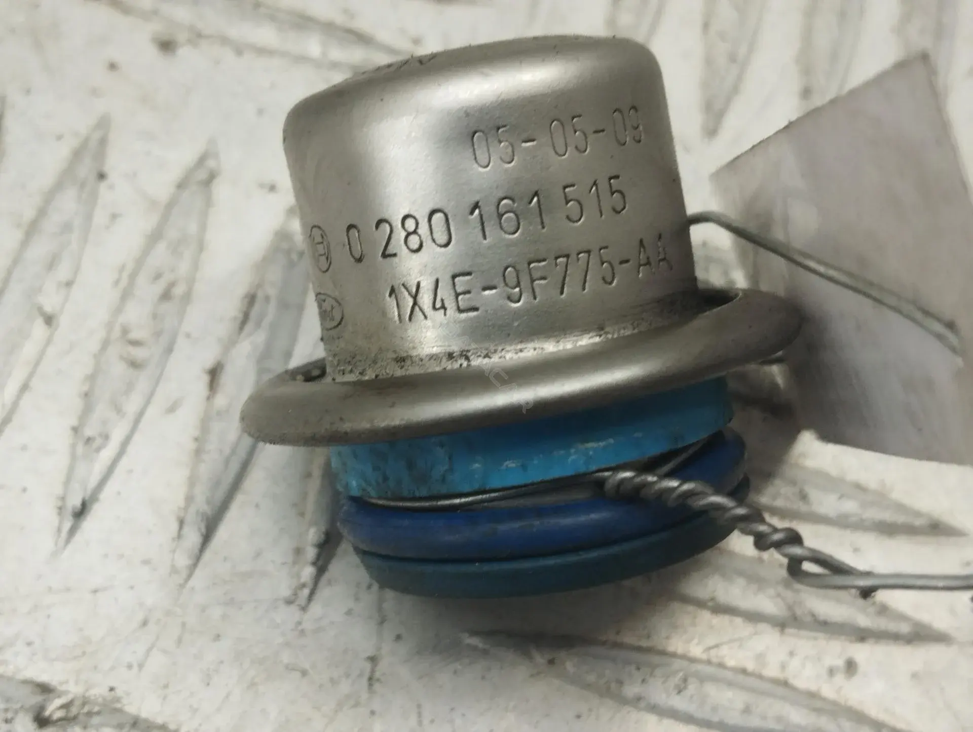 Регулятор давления топлива 1X4E9F775AA