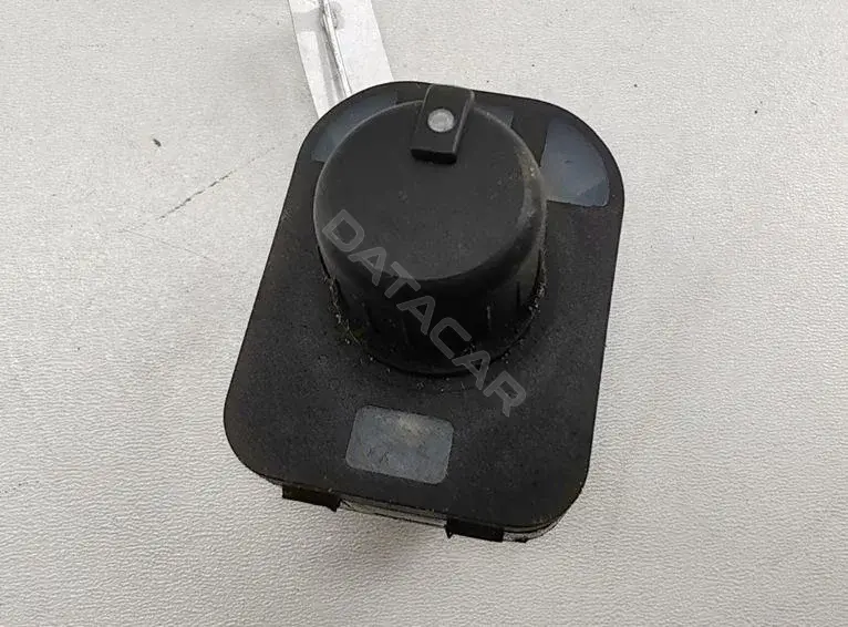 Джойстик регулировки зеркал 8E0959565A
