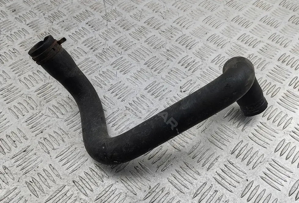 Патрубки системы охлаждения 98AB8B273AH