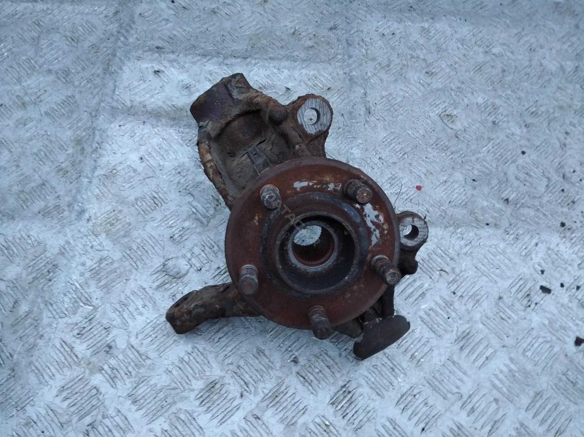 Ступица колеса 1437643 / 6G91-2C300-AAB, кулак - 1474288 / 6G91-3K170-AAD