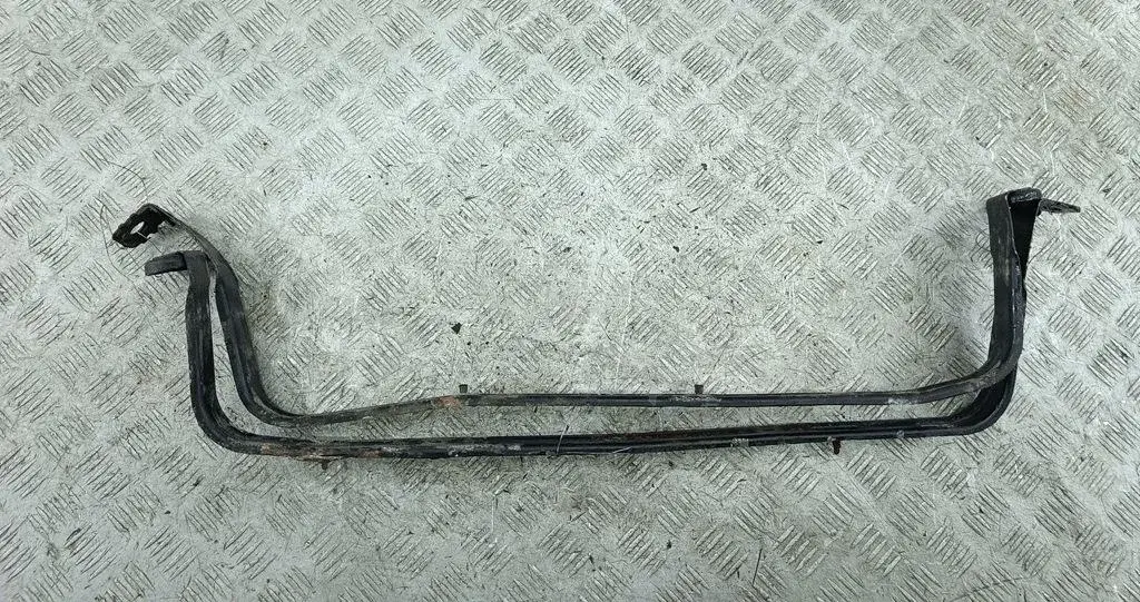 Крепление топливного бака 3M519057AC