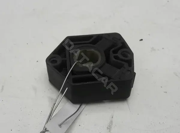 Кронштейн радиатора 1u0121367a