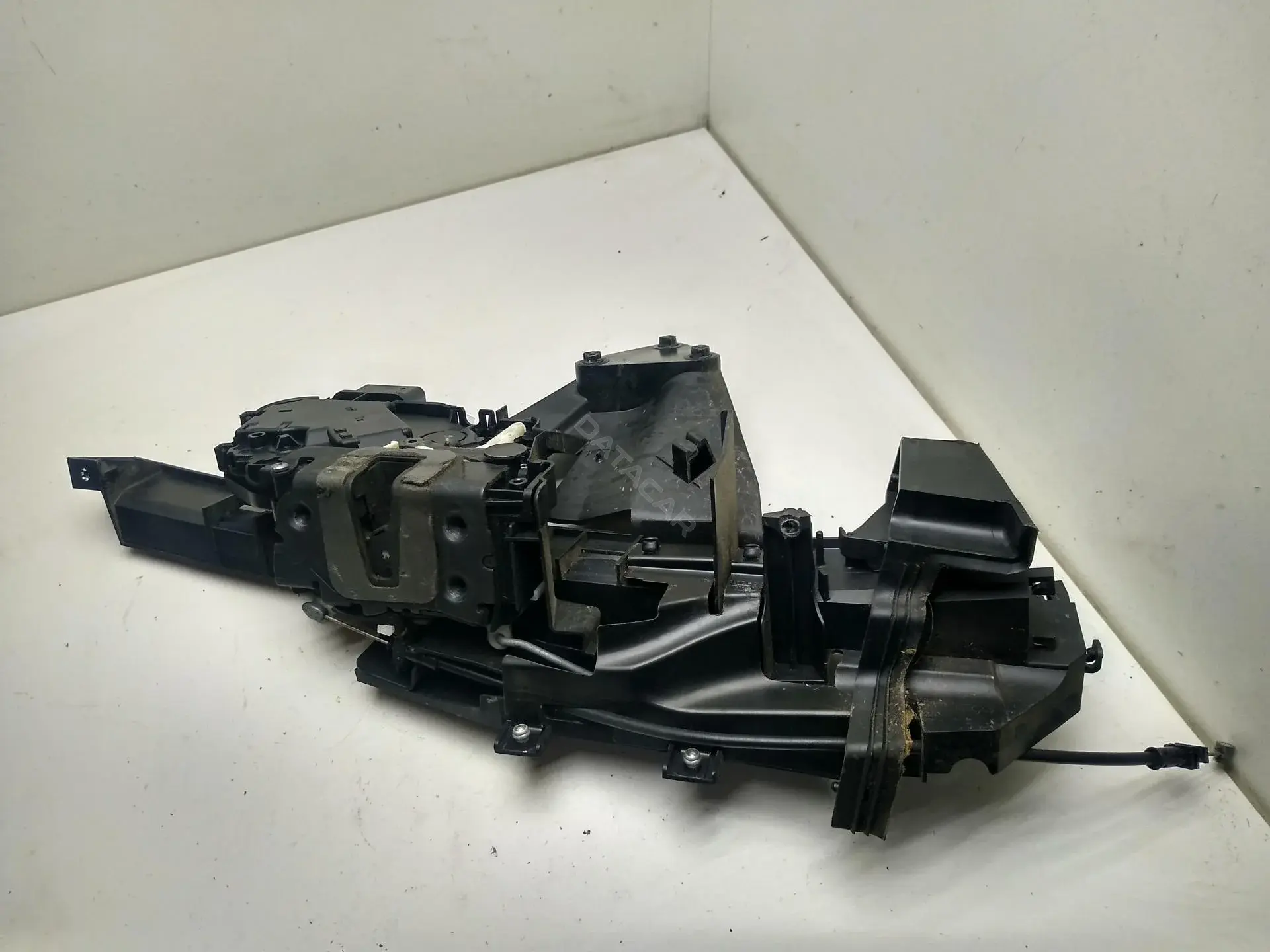 Замок двери 8V4AS21812MA