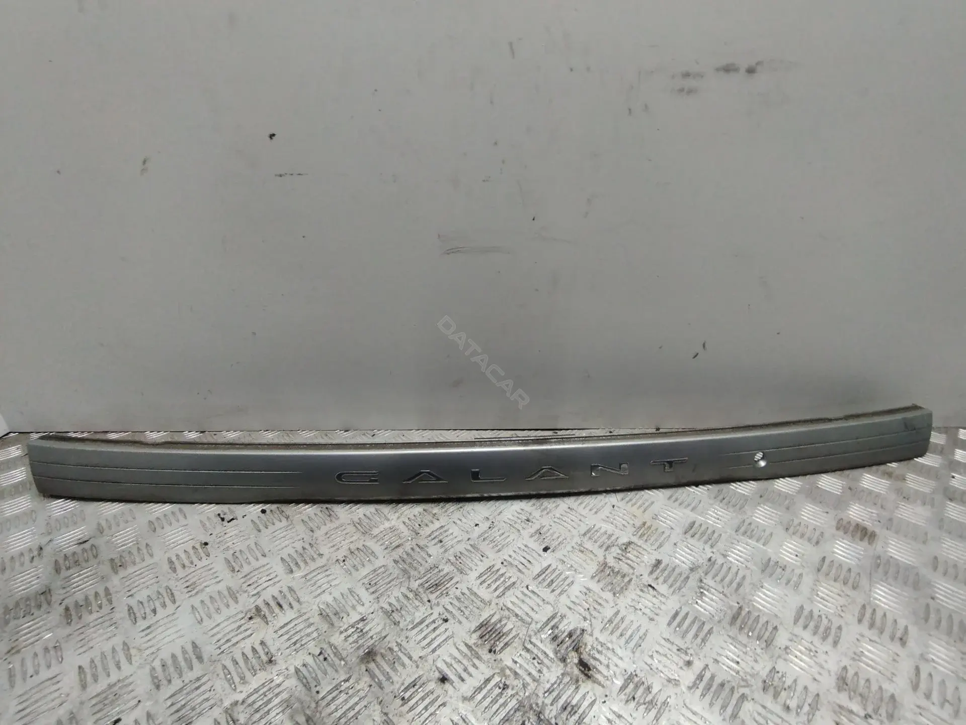 Фонарь подсветки номерного знака MR221817