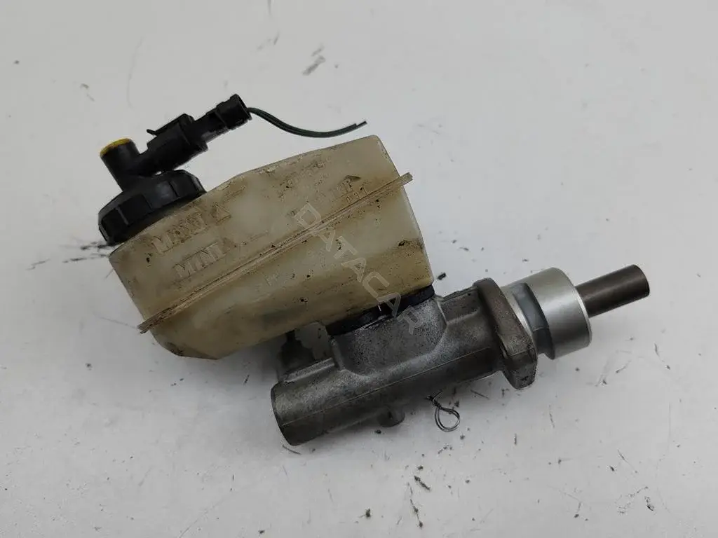 Главный тормозной цилиндр 7700436913