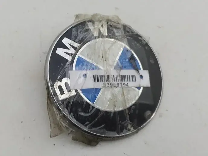 Эмблема 8203864