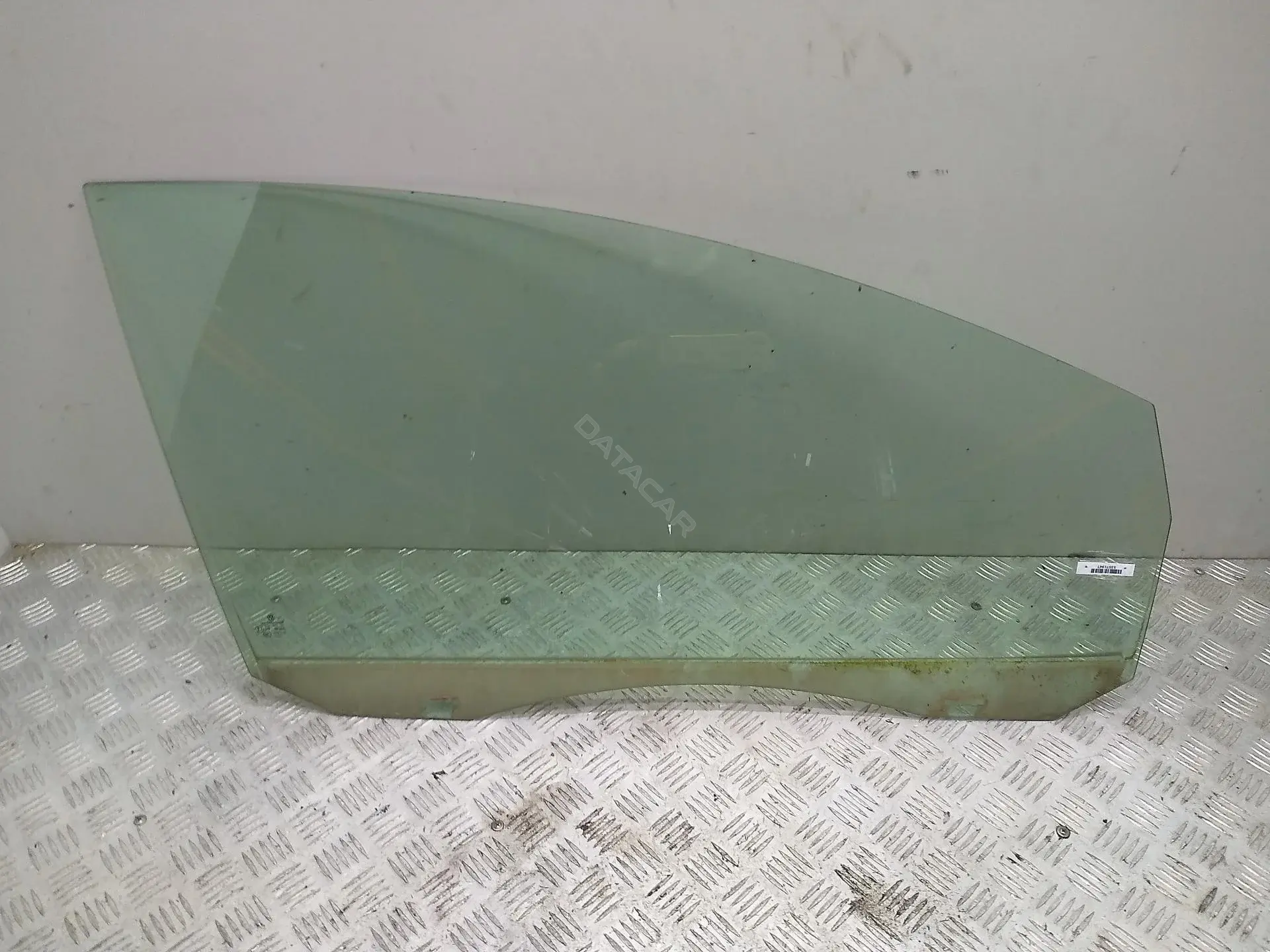 Стекло двери 5M0845202