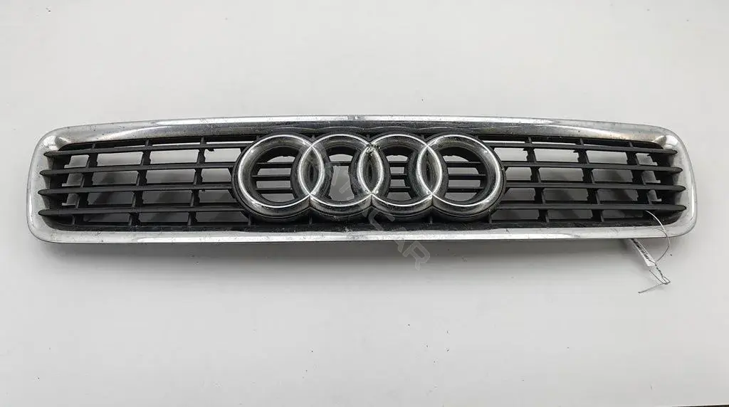 Решетка радиатора 8D0853651R