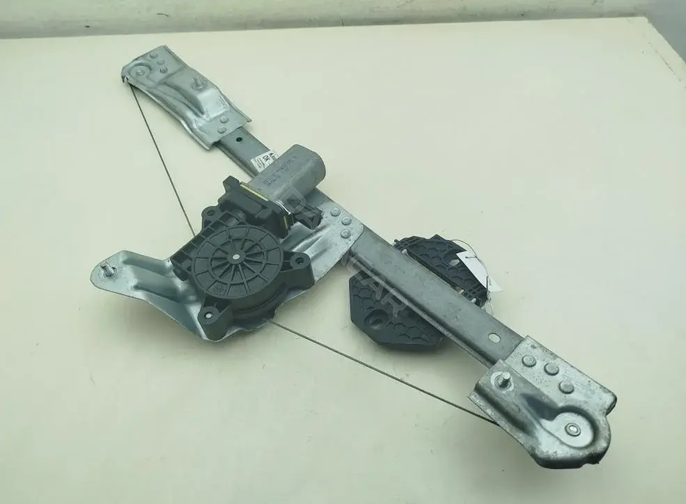 Стеклоподъемник M13616000