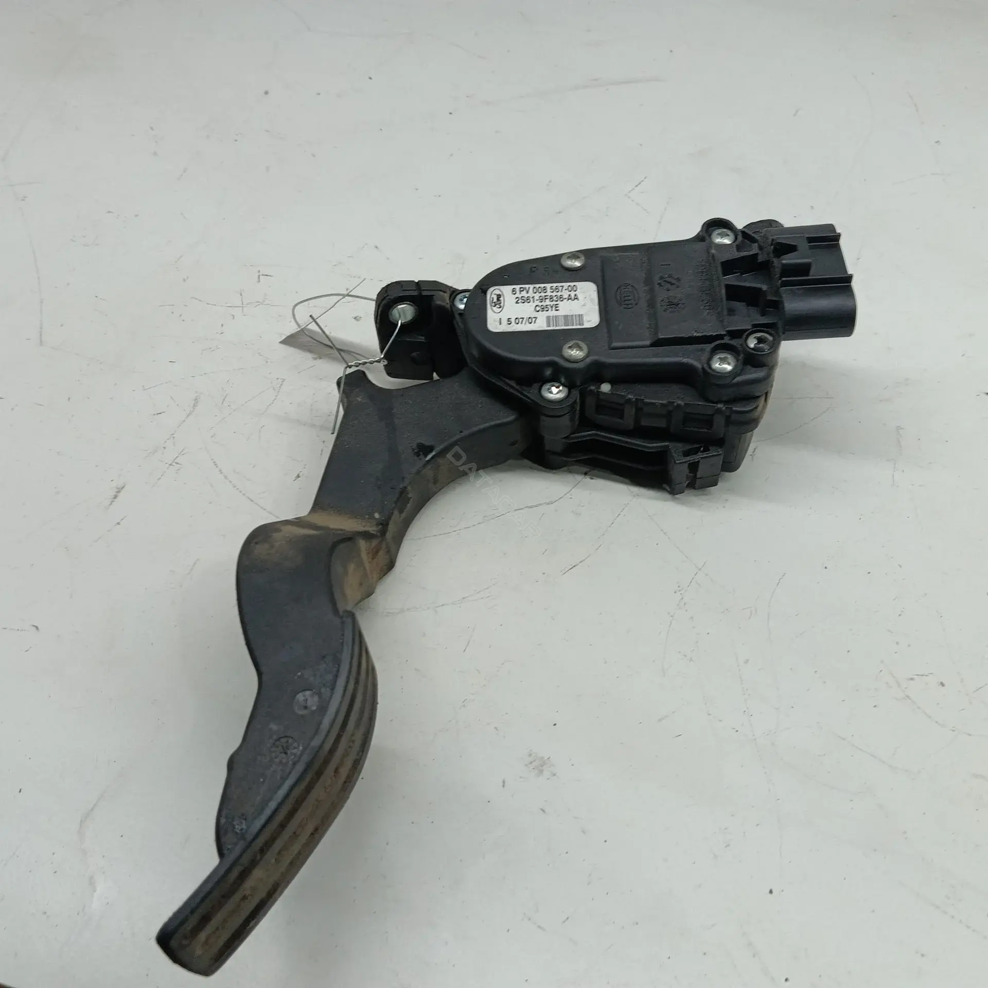 Педаль газа 2S619F836AA