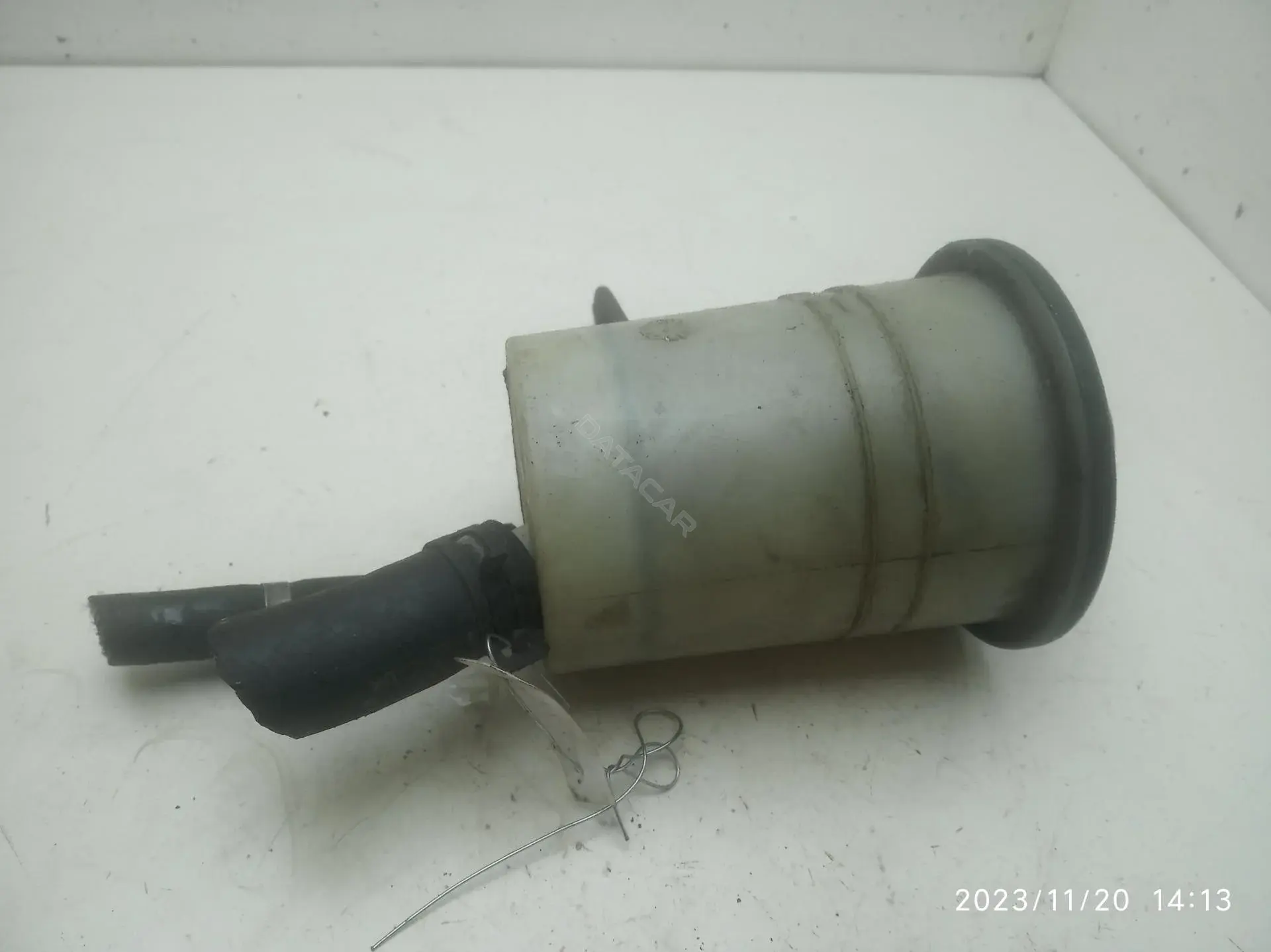 Бачок гидроусилителя yc153r700aa