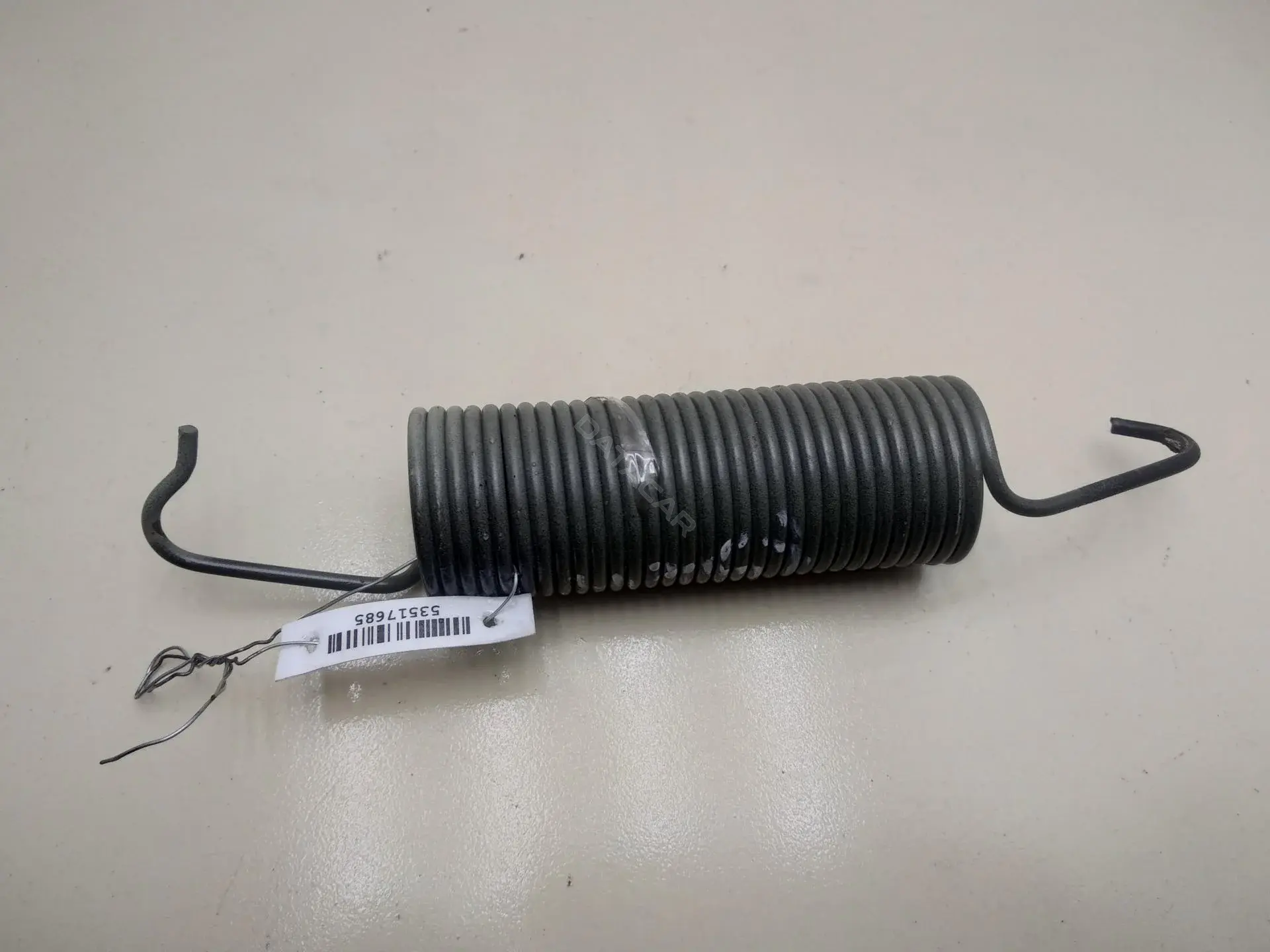 Пружина крышки багажника 8T0827665A