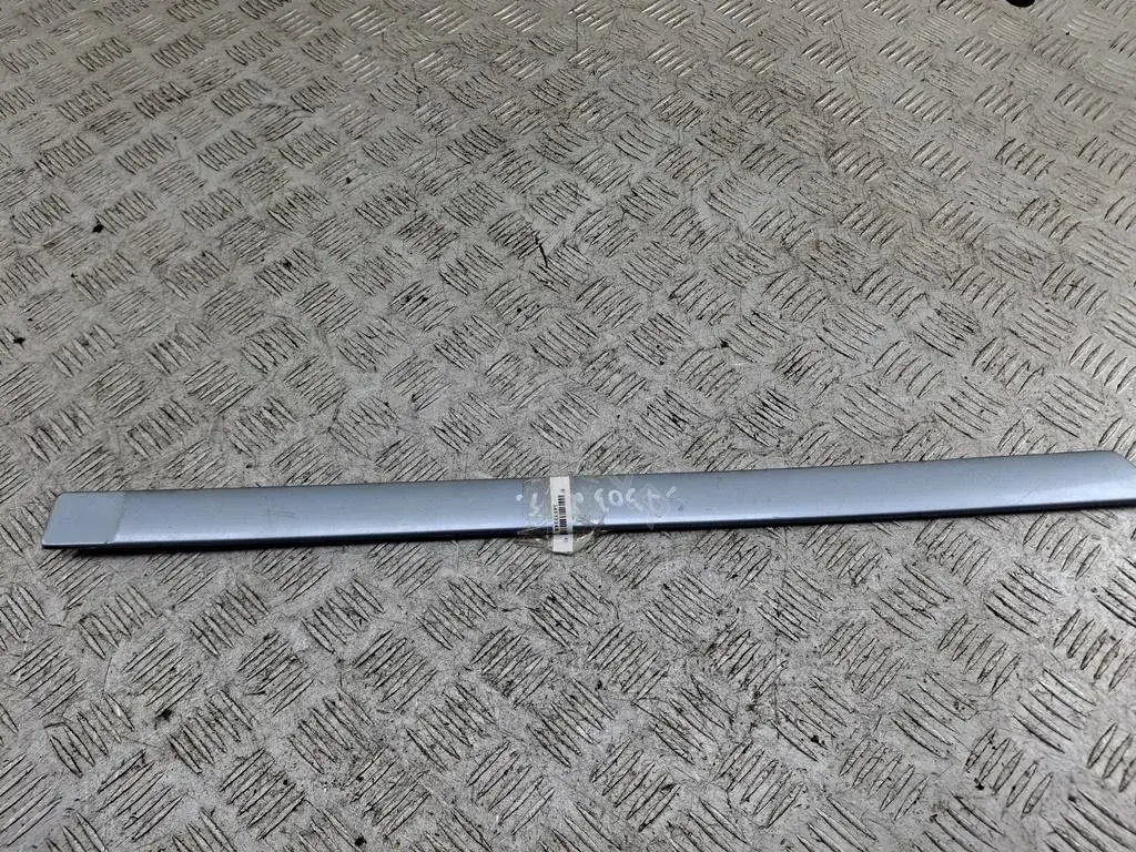 Молдинг двери 3M51R25532BC