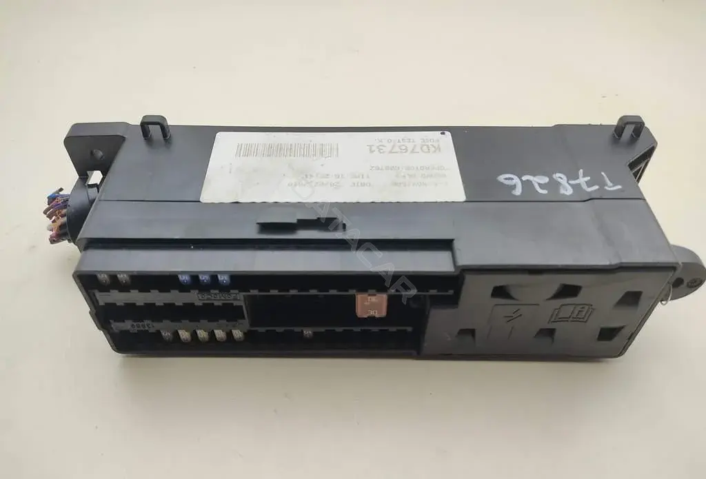 Блок предохранителей AV6T14K131AD