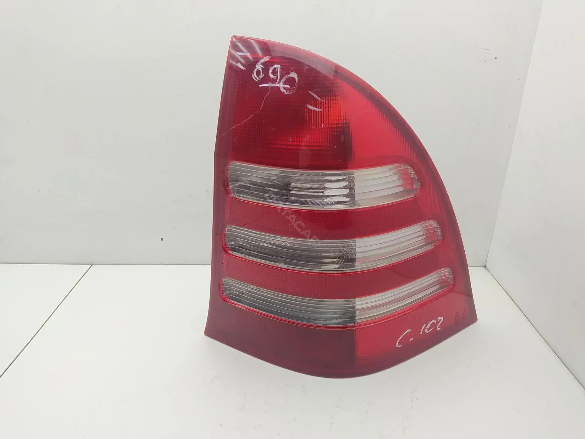 Задние фонари 2038201264