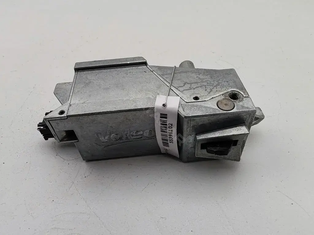 Замок рулевой колонки 7G913F880