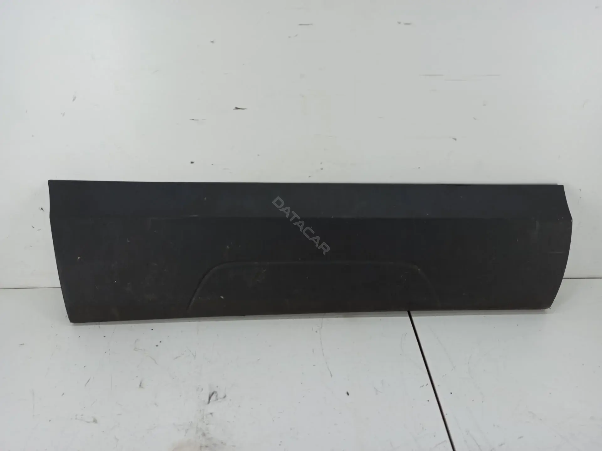 Молдинг двери 8U0853970D