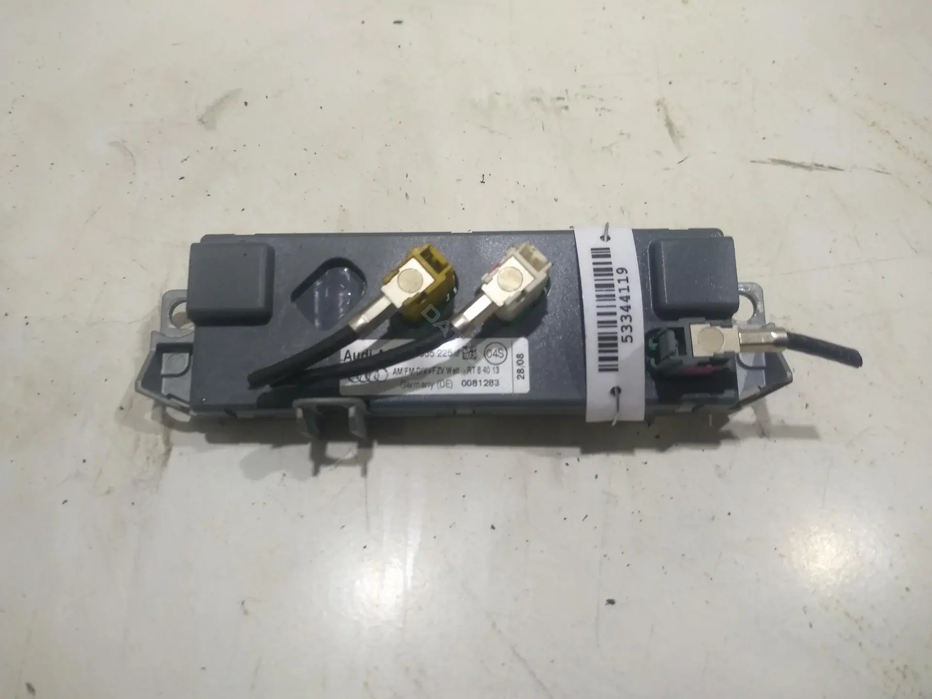 Усилитель антенны 8K5035225J