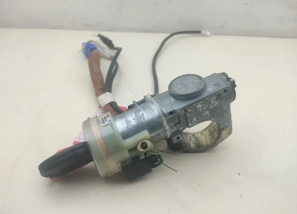 Замок зажигания 88215AE010