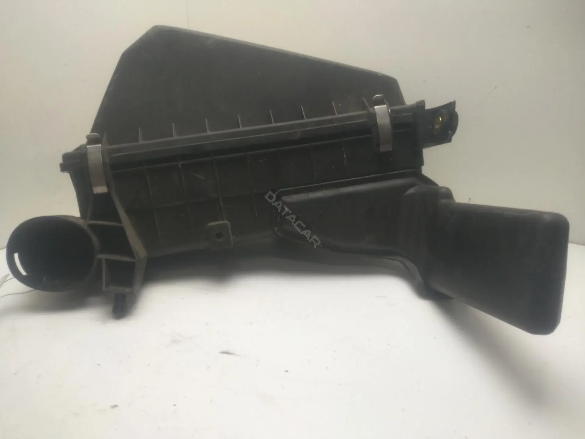 Корпус воздушного фильтра MR226422