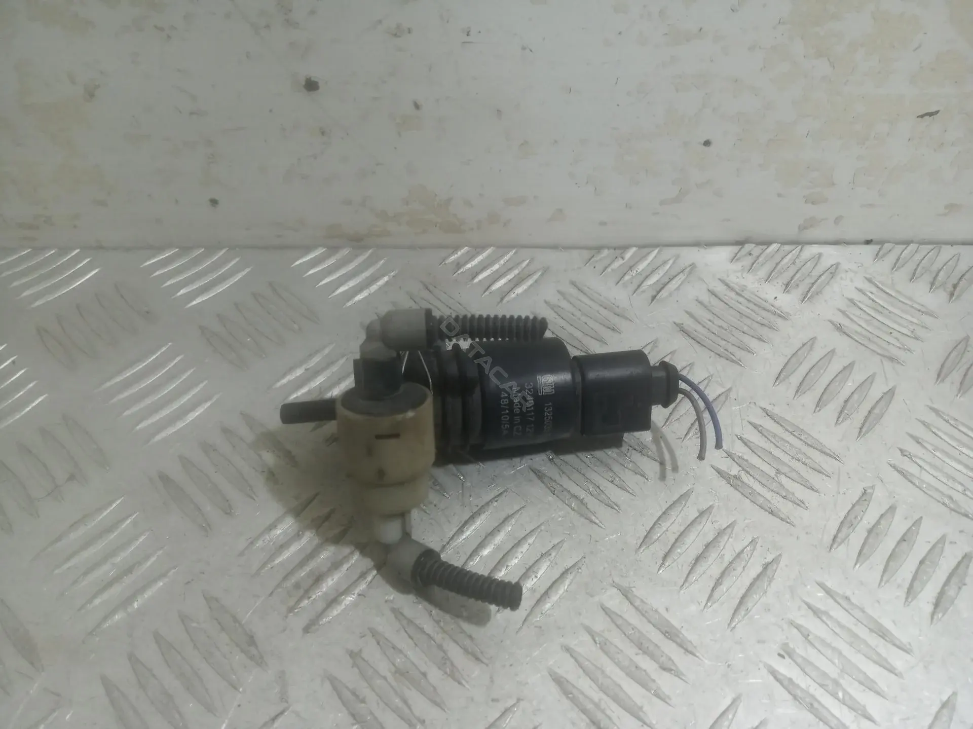 Насос омывателя 13250357