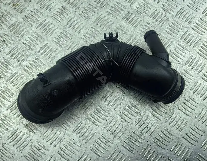 Патрубок воздушный 3C0129654P