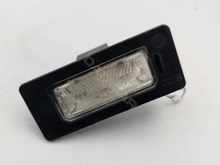 Фонарь подсветки номерного знака 8T0943021