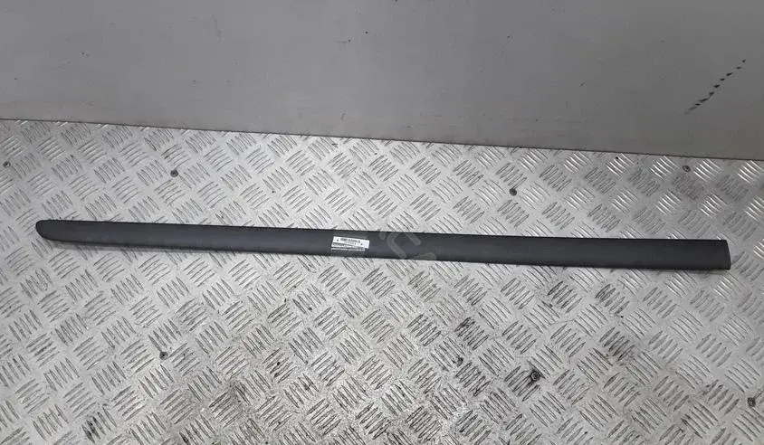 Молдинг двери 1T0853516B