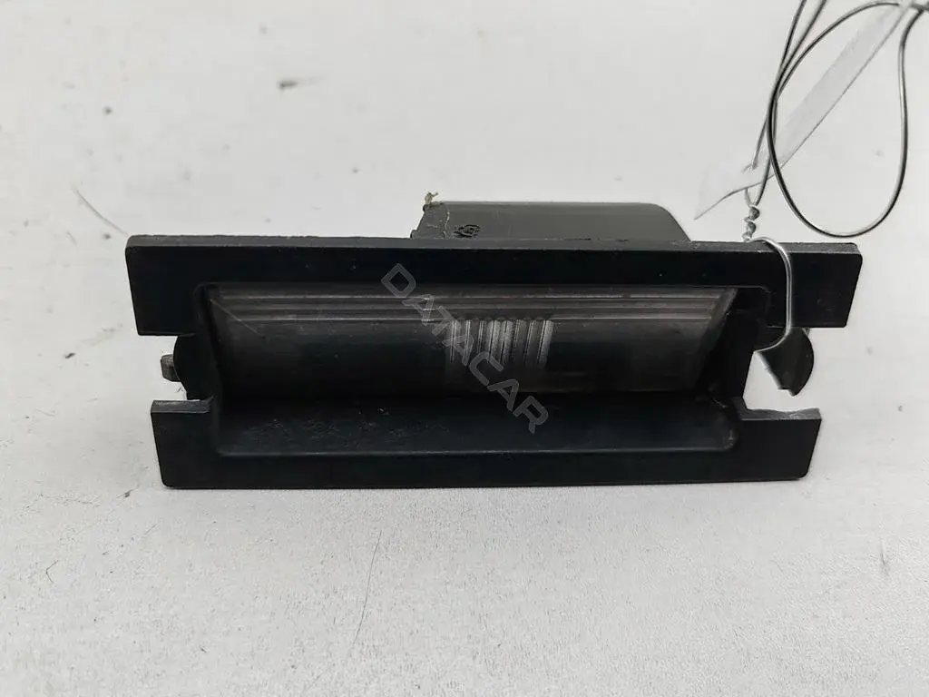 Фонарь подсветки номерного знака MR957364