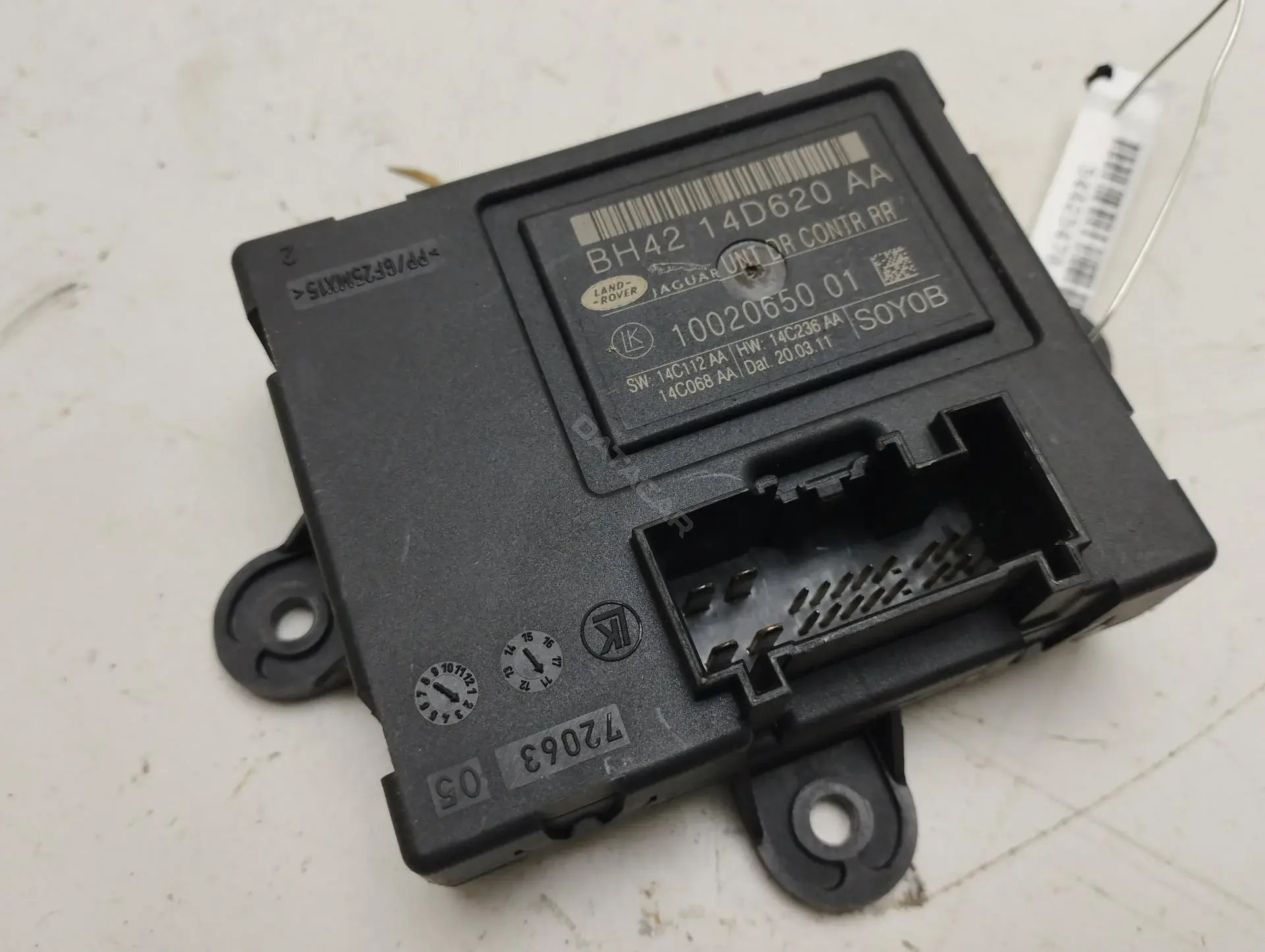 Блок управления двери BH4214D620AA