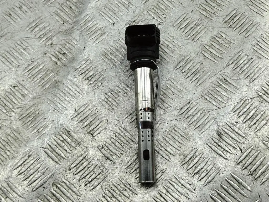 Катушка зажигания 07K905715F
