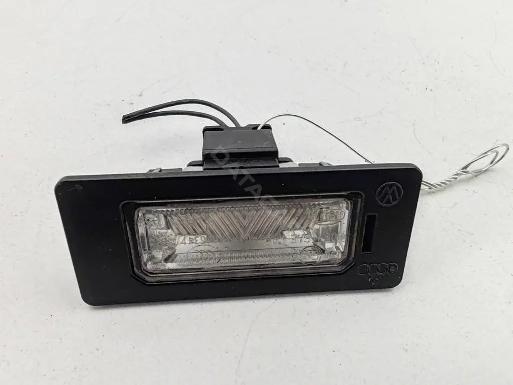 Фонарь подсветки номерного знака 8T0943021