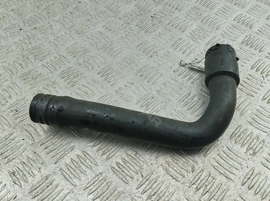 Патрубки системы охлаждения 8D0121101