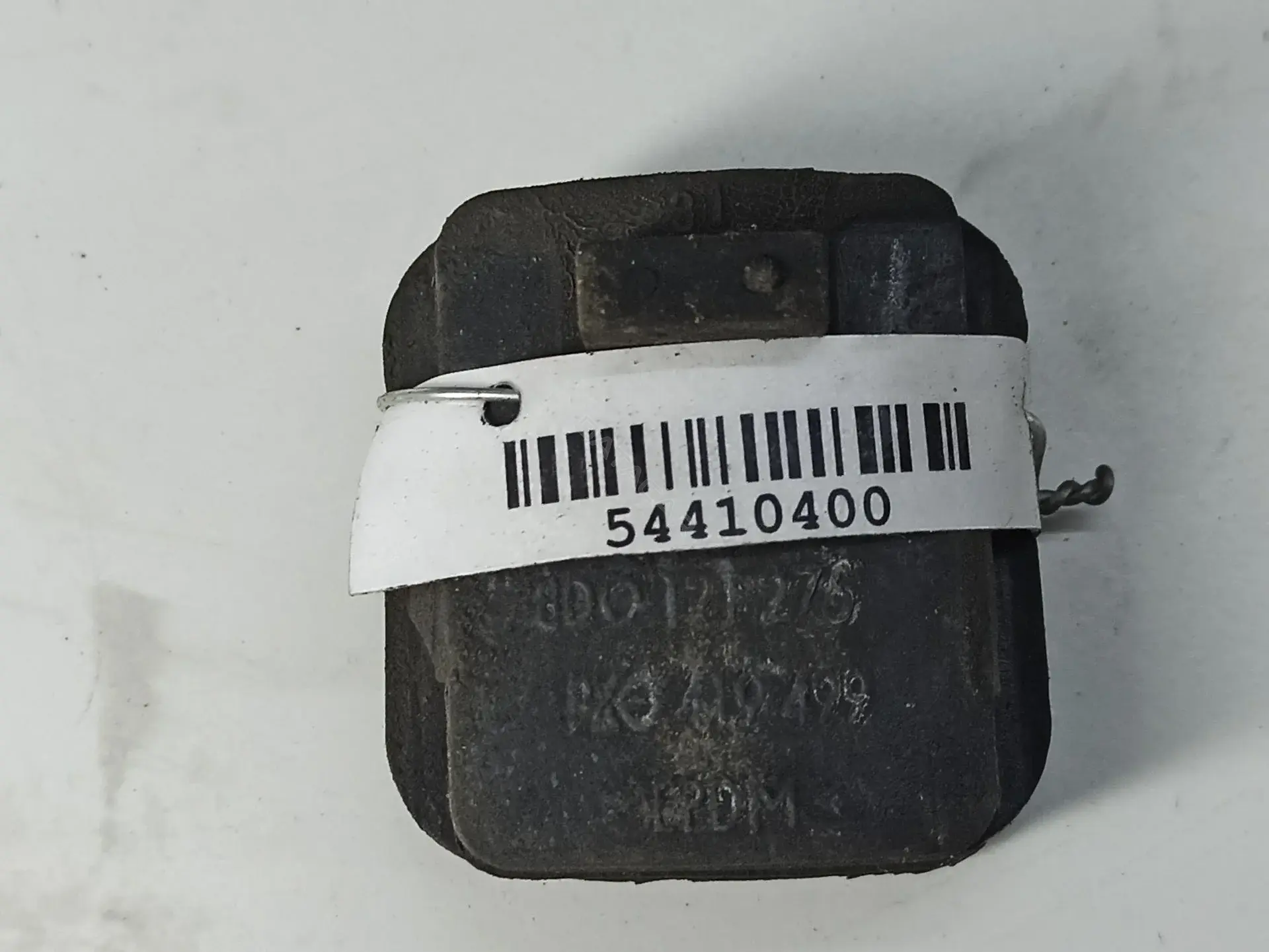 Кронштейн радиатора 8D0121276