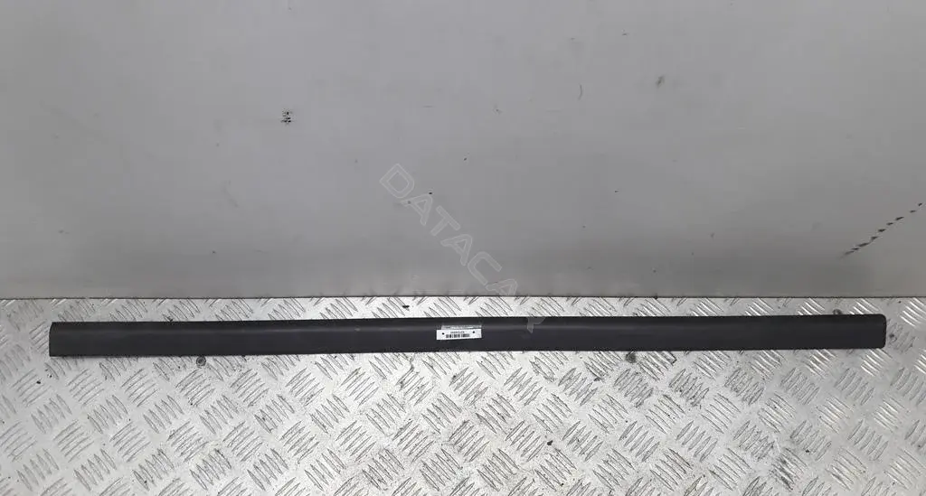 Молдинг двери 1M0853516G